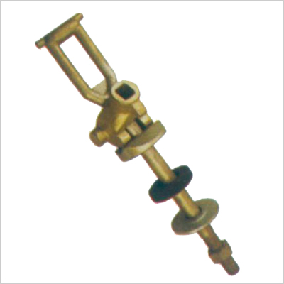 Hatch cover quick acting cleat